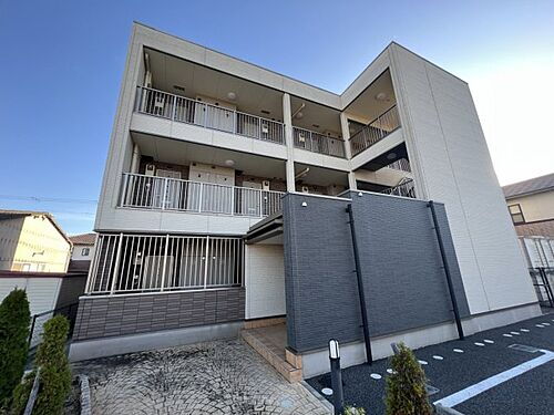 兵庫県姫路市大津区恵美酒町１丁目 3階建