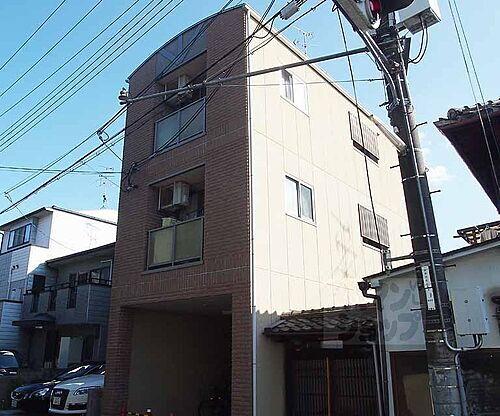 京都府京都市東山区東瓦町 築21年10ヶ月 3階建