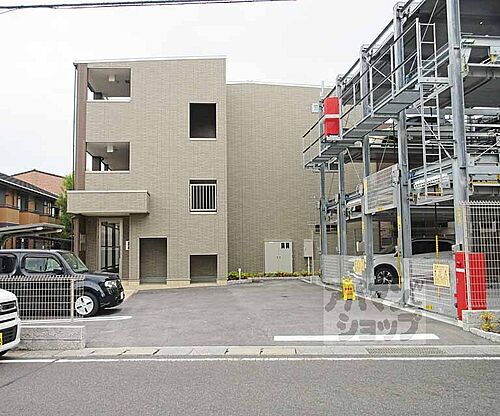 滋賀県大津市大将軍２丁目 築7年10ヶ月 3階建