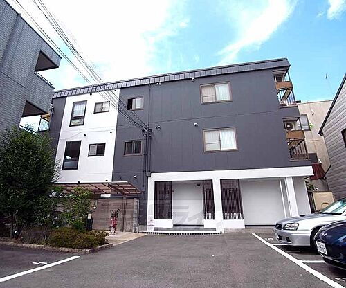 京都府京都市南区唐橋大宮尻町 築33年8ヶ月 3階建