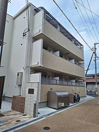 大阪府大東市北条７丁目 3階建 築2年7ヶ月