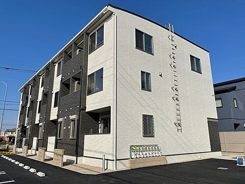 兵庫県姫路市飾磨区阿成植木 3階建 築3年6ヶ月