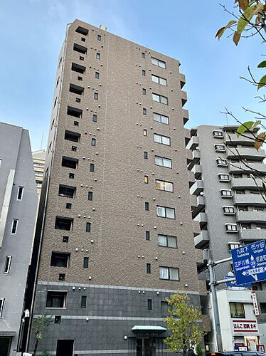 スカイコート新宿曙橋 12階建