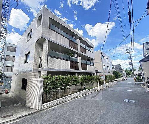 京都府京都市右京区西京極堤町 賃貸マンション
