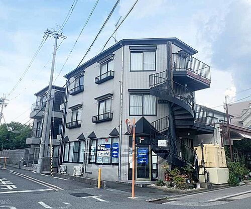 京都府京都市伏見区深草越後屋敷町 築35年4ヶ月 3階建