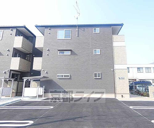 京都府京都市伏見区下鳥羽南柳長町 築7年9ヶ月 3階建