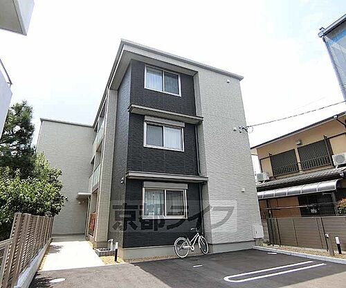 京都府京都市伏見区淀下津町 築3年10ヶ月 3階建