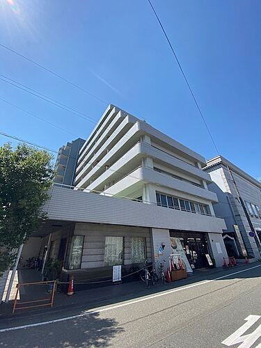 兵庫県姫路市安田４丁目 8階建