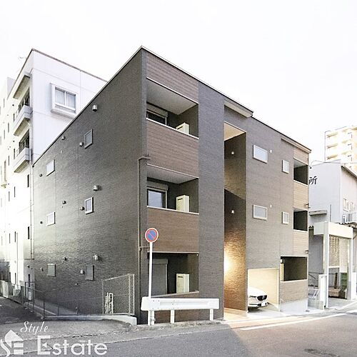 愛知県名古屋市中川区尾頭橋通１丁目 3階建 築2年1ヶ月