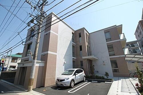 福岡県福岡市西区愛宕南２丁目 3階建