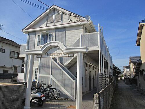 奈良県大和高田市中三倉堂２丁目 賃貸アパート