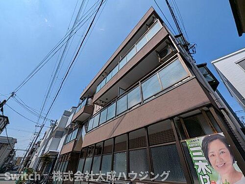 兵庫県西宮市小松南町３丁目 3階建
