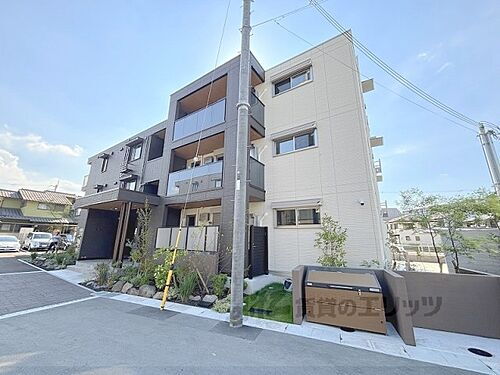 大阪府枚方市伊加賀西町 築1年4ヶ月 3階建