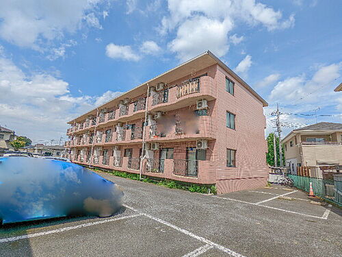 群馬県伊勢崎市連取元町 3階建 築23年10ヶ月