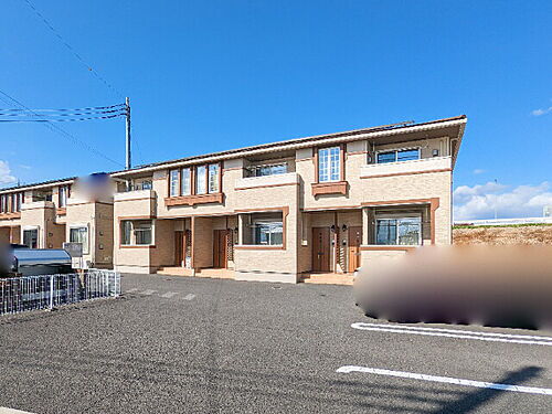 群馬県伊勢崎市三和町 2階建 築8年3ヶ月