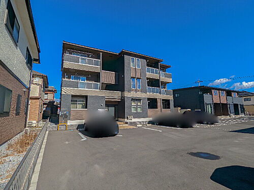 群馬県伊勢崎市太田町 3階建 築2年7ヶ月