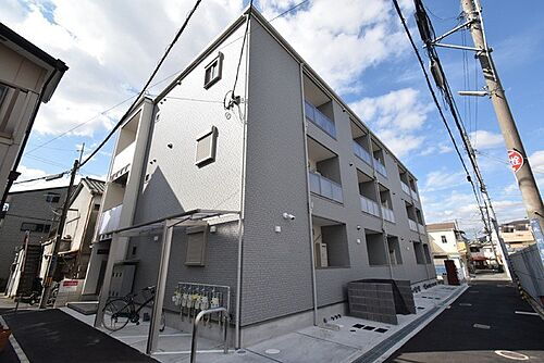 大阪府寝屋川市錦町 築3年4ヶ月 3階建