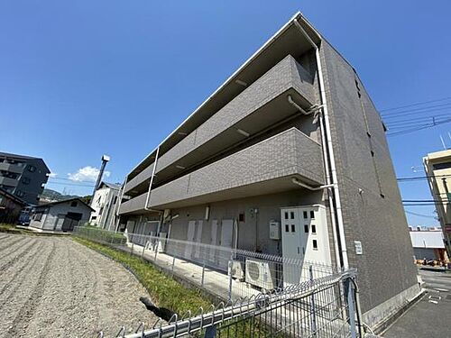 大阪府箕面市粟生間谷西３丁目 3階建