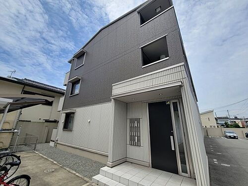 兵庫県姫路市神屋町２丁目 3階建