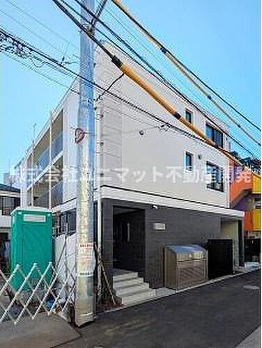 東京都渋谷区神宮前２丁目 地上3階地下1階建 