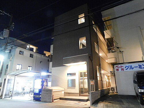 大阪府豊中市螢池南町３丁目 3階建 築8年10ヶ月