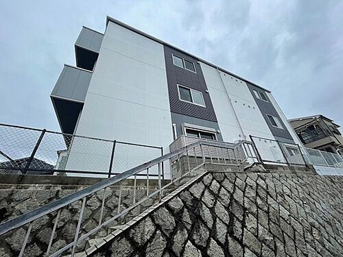 大阪府吹田市片山町４丁目 築1年未満 3階建