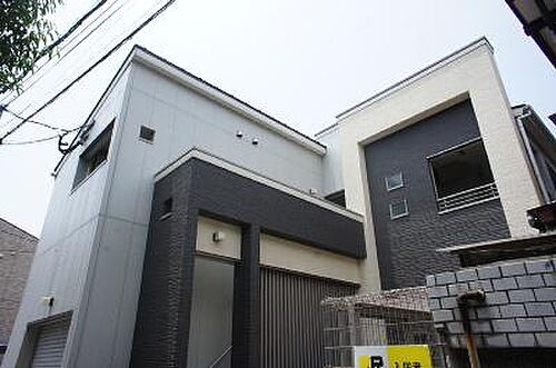 福岡県福岡市博多区美野島２丁目 2階建
