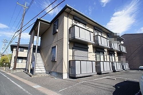 サンフラワー 1K8世帯の単身用賃貸アパート。