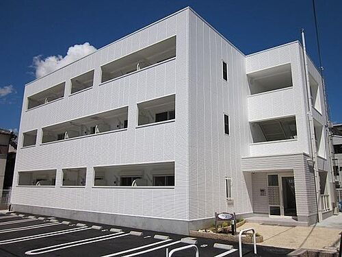大阪府柏原市上市１丁目 3階建 築13年