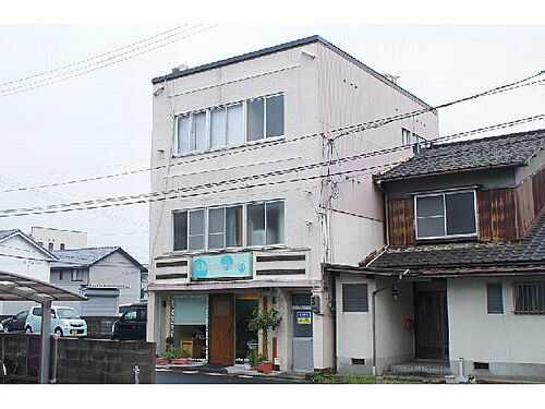 西脇マンション 3階建