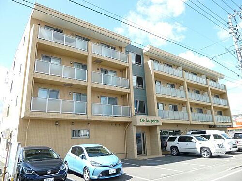 Ｄｅ　ｌａ　ｐｏｒｔｅ 4階建