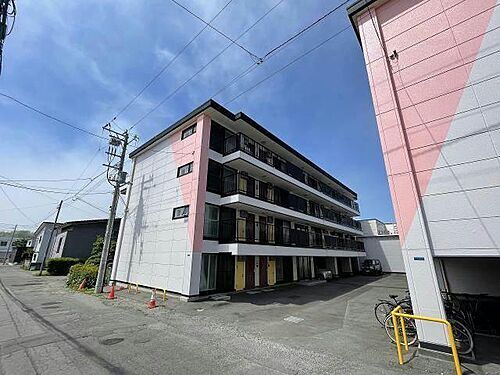 ロイヤルガーデンＢ 4階建