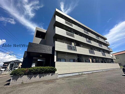 三重県鈴鹿市岡田３丁目 4階建
