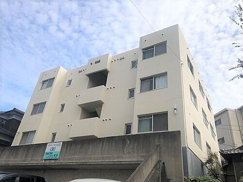 山口県下関市大平町 3階建
