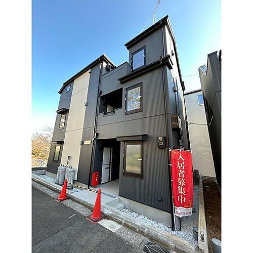 神奈川県横浜市神奈川区神大寺３丁目 3階建