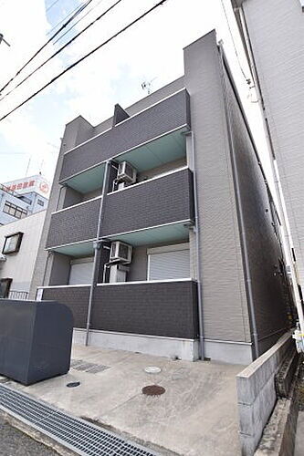 大阪府堺市西区鳳西町３丁 築7年9ヶ月 3階建