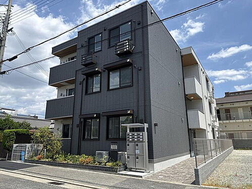 兵庫県西宮市鳴尾町２丁目 築1年5ヶ月 3階建