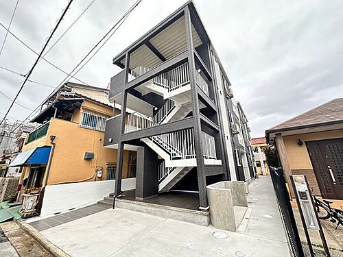 大阪府堺市西区浜寺石津町中２丁 3階建 築1年9ヶ月