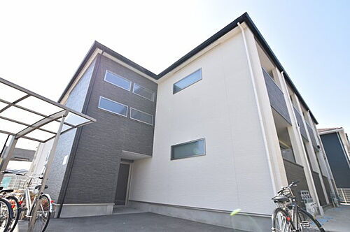 大阪府和泉市伯太町１丁目 築5年10ヶ月 2階建