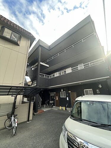 大阪府守口市梶町２丁目 築42年9ヶ月 3階建
