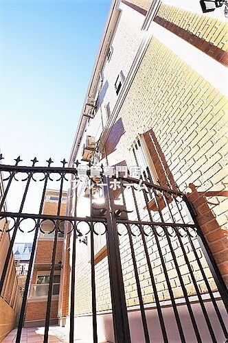 大阪府大阪市住吉区沢之町２丁目 築6年11ヶ月 3階建