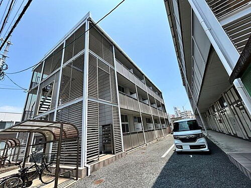岡山県岡山市北区青江１丁目 3階建
