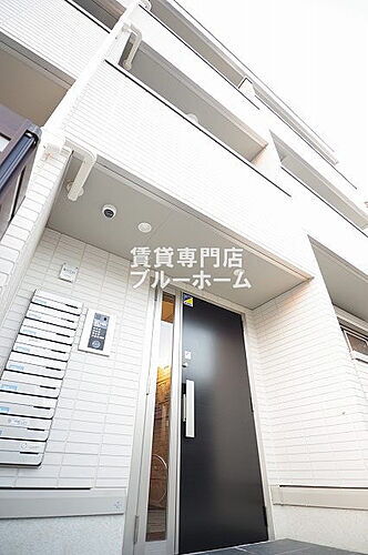 大阪府堺市北区常磐町１丁 3階建 築1年9ヶ月