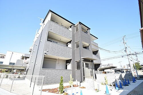大阪府堺市西区鳳北町６丁 築6年8ヶ月 3階建