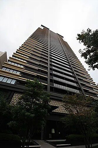 大阪府大阪市中央区南本町１丁目 賃貸マンション