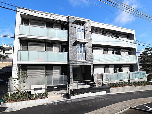 奈良県生駒市辻町 築5年10ヶ月 3階建