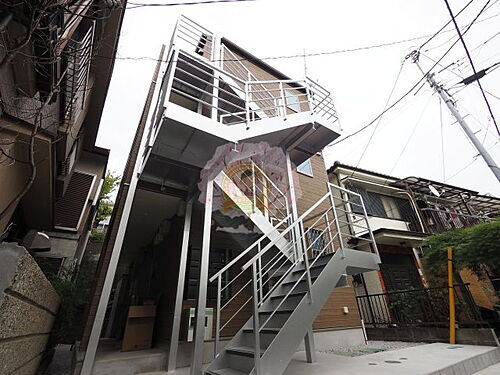 神奈川県横浜市西区西戸部町３丁目 3階建