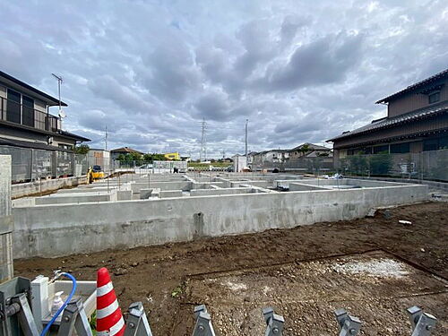 千葉県市原市平田 3階建 