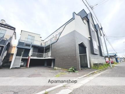 コンフレール富岡 3階建