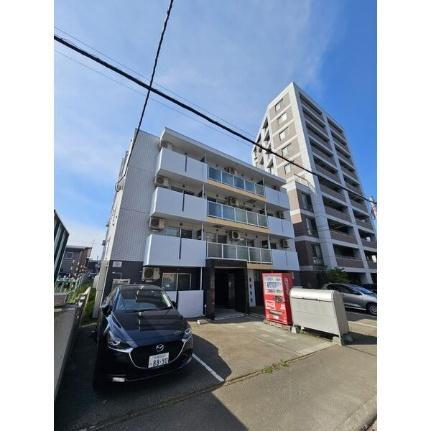 Ｊーｅｃｏａ月寒東（旧ラ・シャルマン福住） 4階建